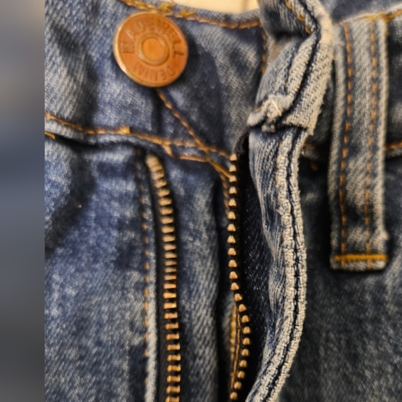 Madewell Blue Denim Shorts Raw Hem Women’s Casual HIGH- RISE - Picture 2 of 13